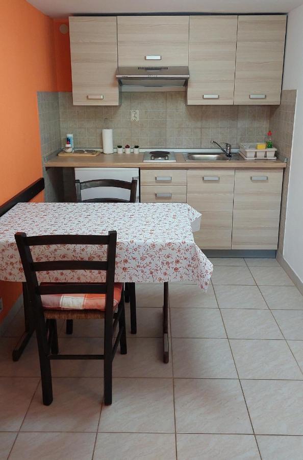 Apartment Drenovica Pula Buitenkant foto