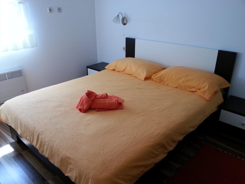 Apartment Drenovica Pula Kamer foto