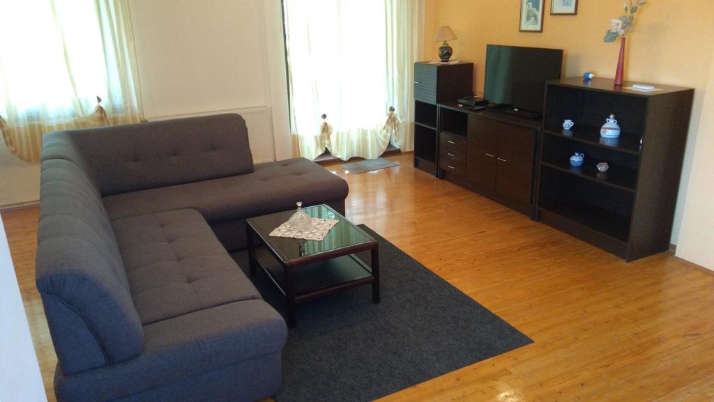 Apartment Drenovica Pula Buitenkant foto